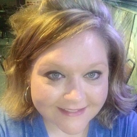 Meet your Posher, Sandy - Picture 1 of 1